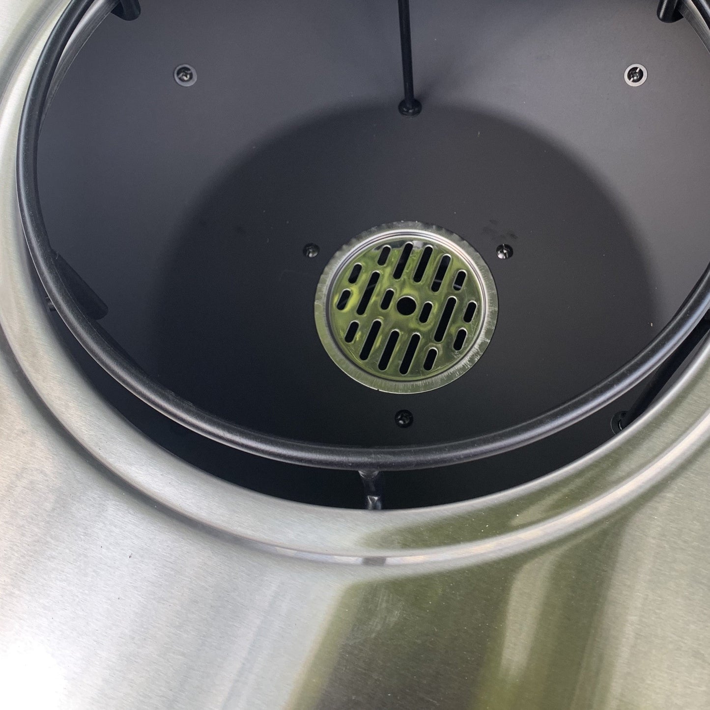 BBQ Plancha Grill Amigo - Med lock och vedförvaring Ø67cm