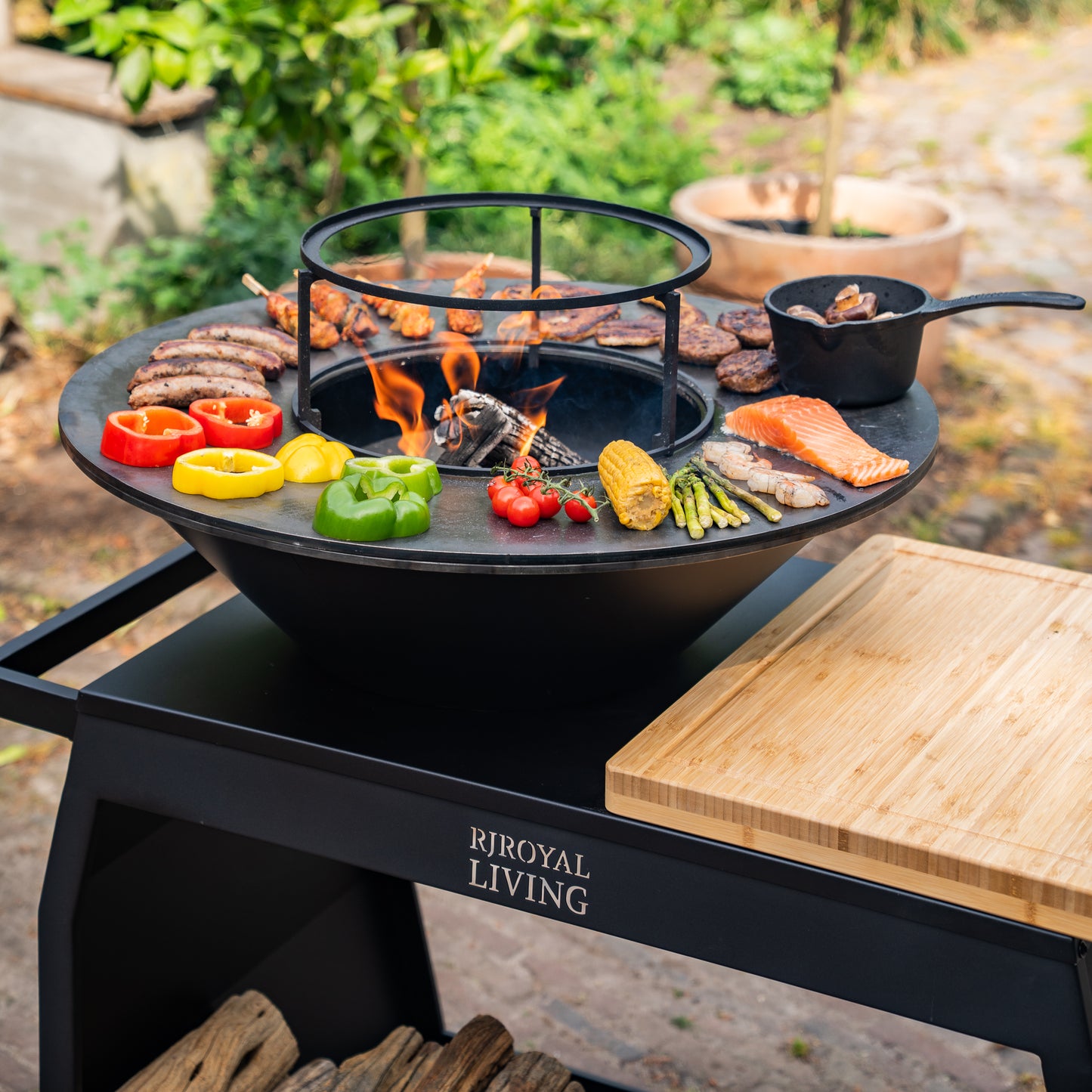 BBQ Plancha Grill Big Jack Black 3.0 - With poker and wood storage