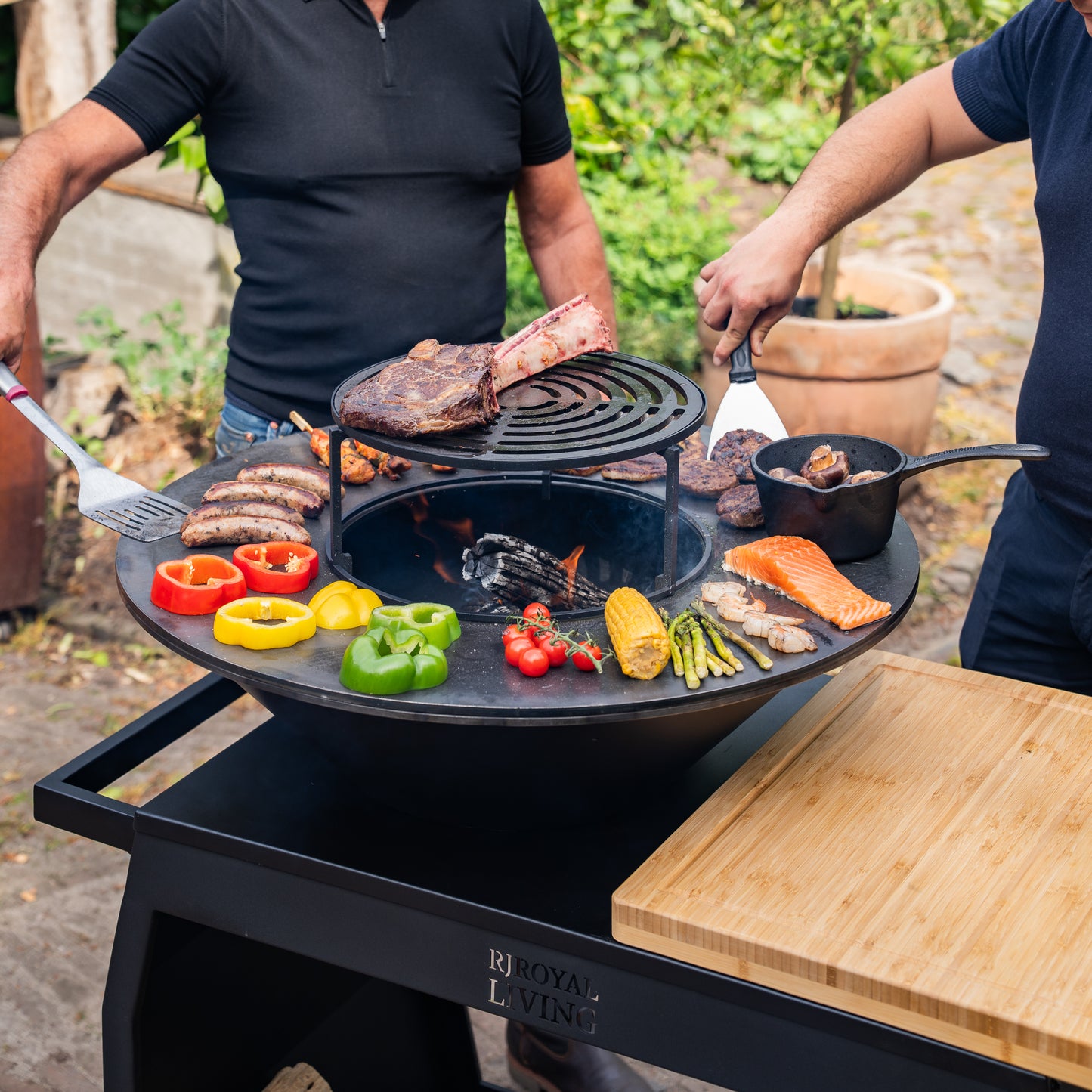 BBQ Plancha Grill Big Jack Black 3.0 - With poker and wood storage