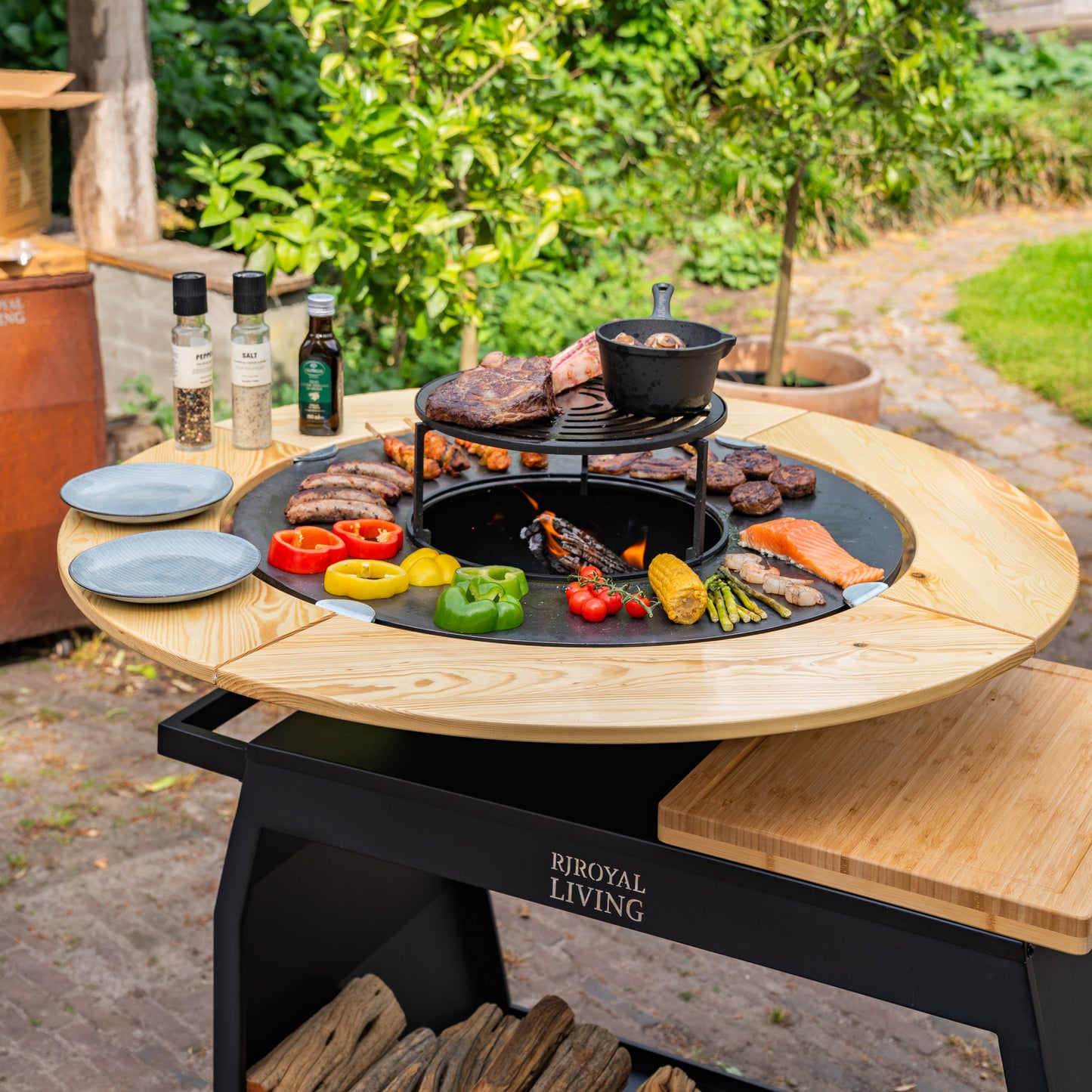 BBQ Plancha Grill Big Jack Black 3.0 - With poker and wood storage