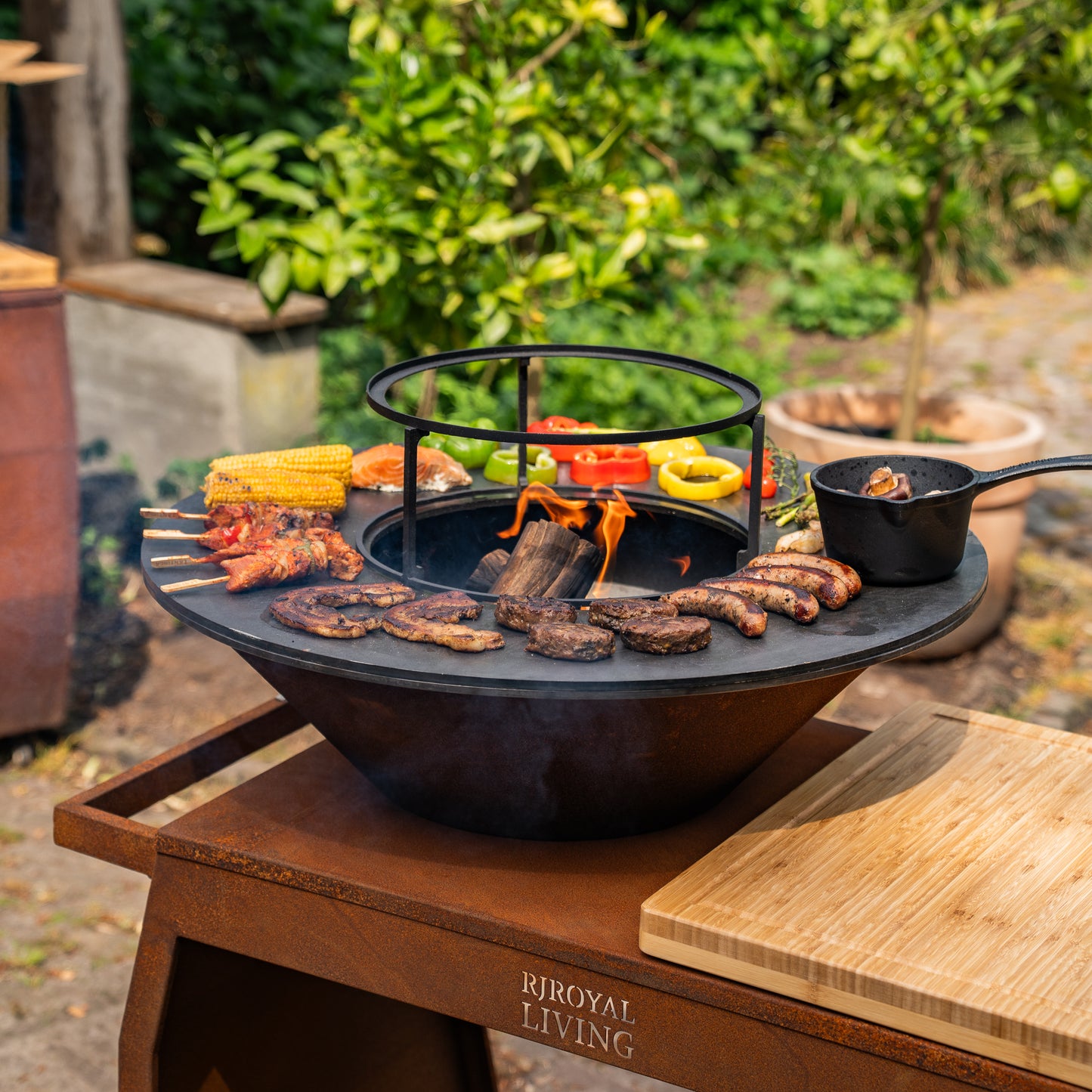 BBQ Plancha Grill Big Jack Cortenstahl 2.0 - Mit Abdeckung und Holzlager