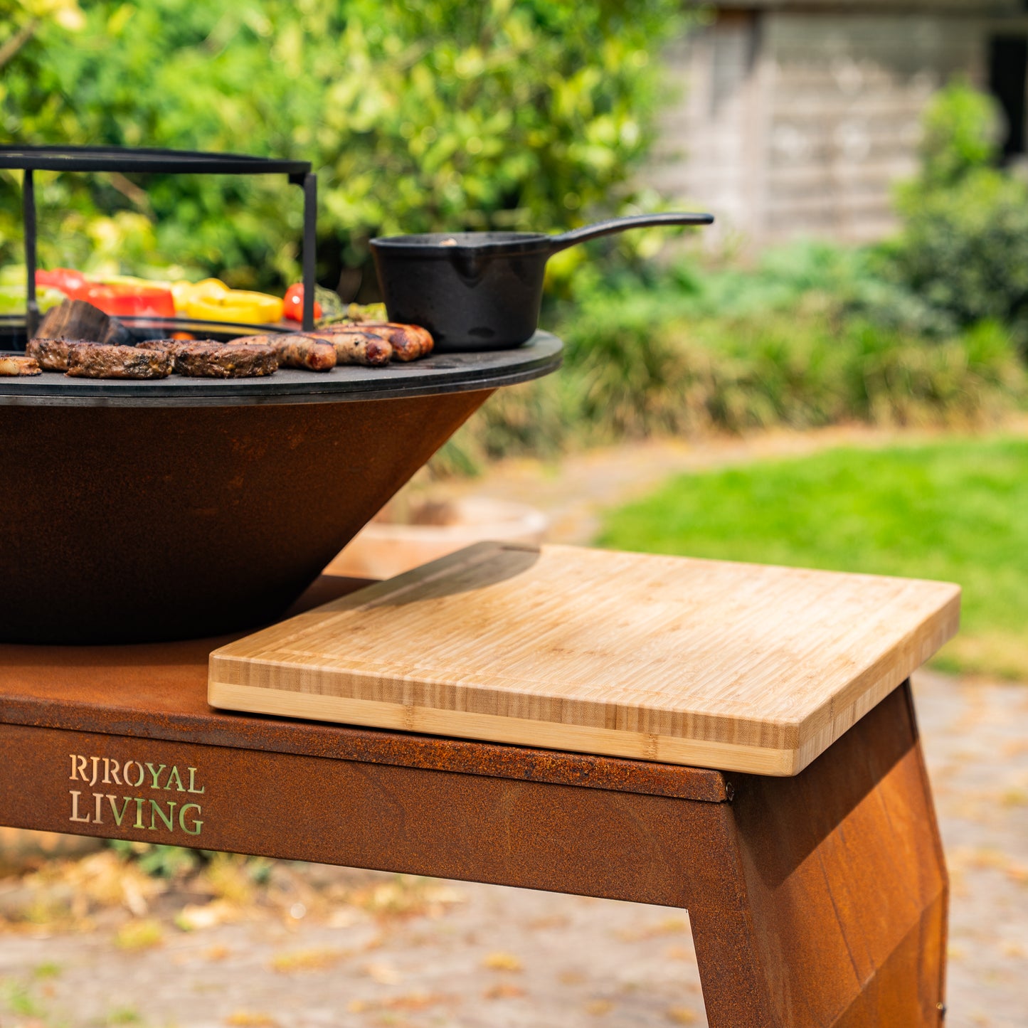 BBQ Plancha Grill Big Jack Cortenstahl 2.0 - Mit Abdeckung und Holzlager