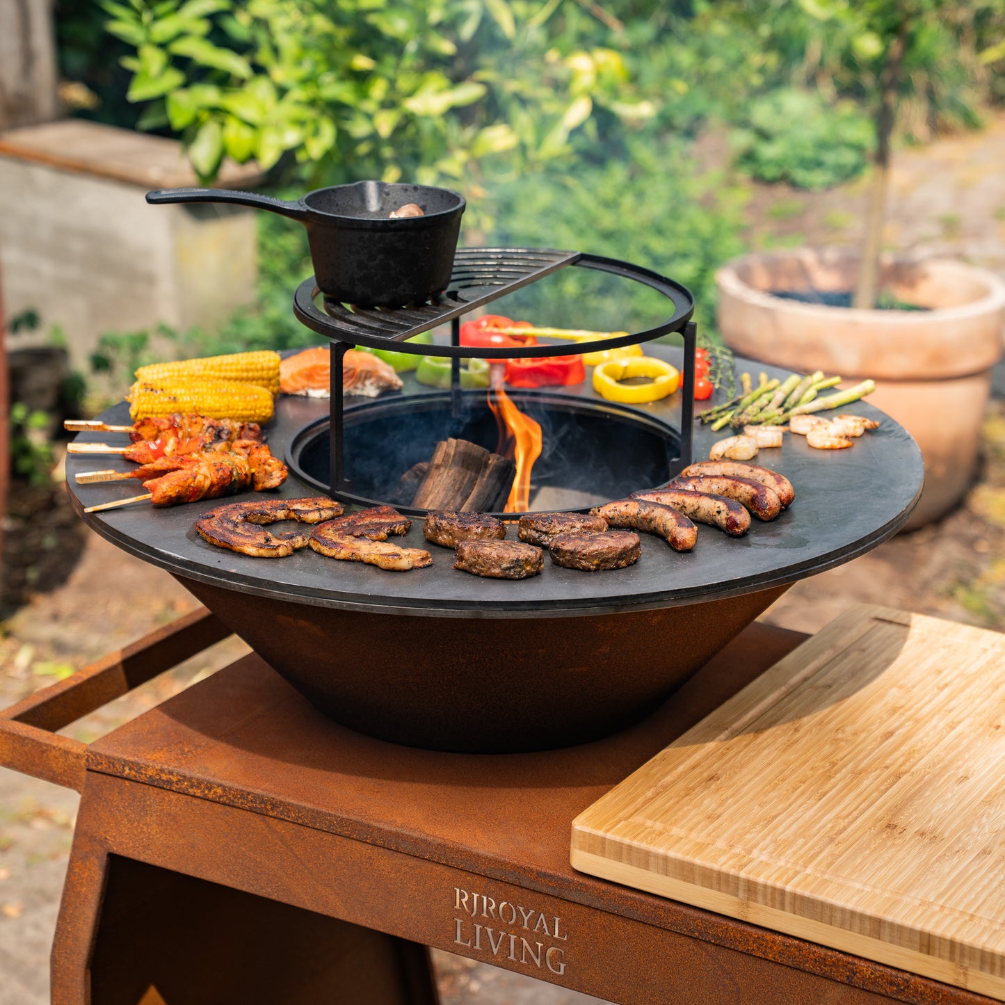 BBQ Plancha Grill Big Jack Cortenstahl 2.0 - Mit Abdeckung und Holzlager