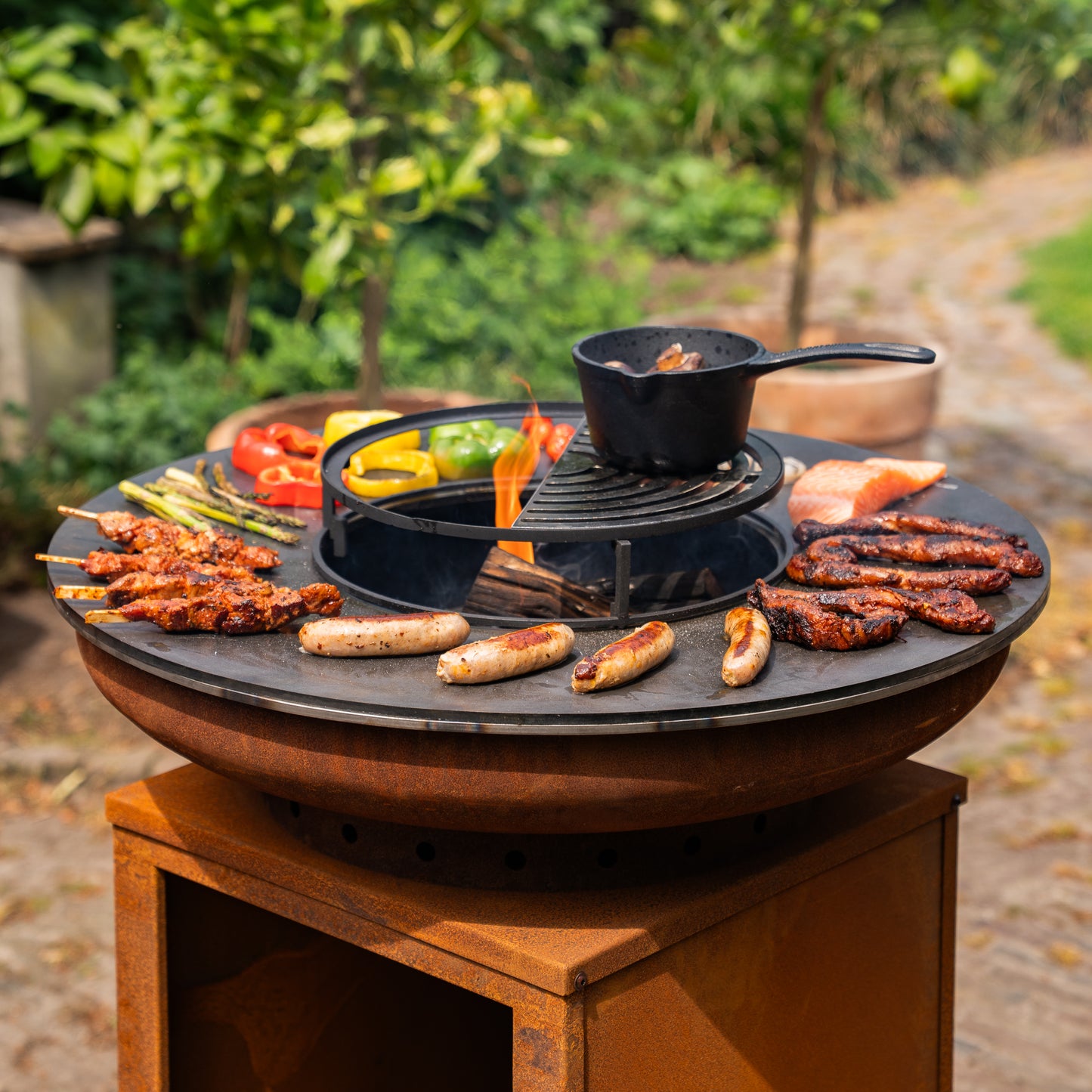 BBQ Plancha Grill Hermano XXL Corten steel - With poker and wood storage Ø80cm 8mm